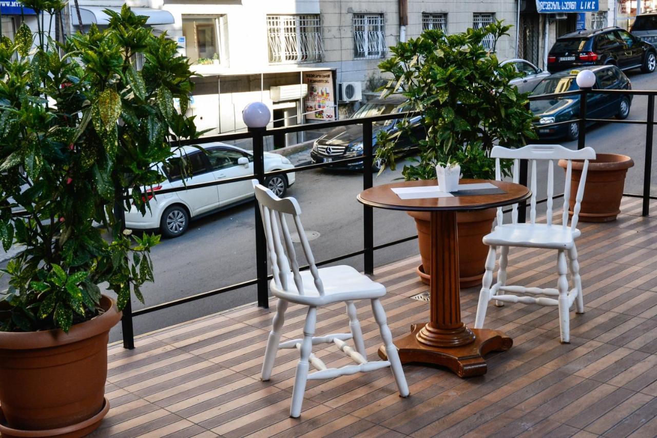 Piccolo Hotel Vake Tbilisi Exterior photo